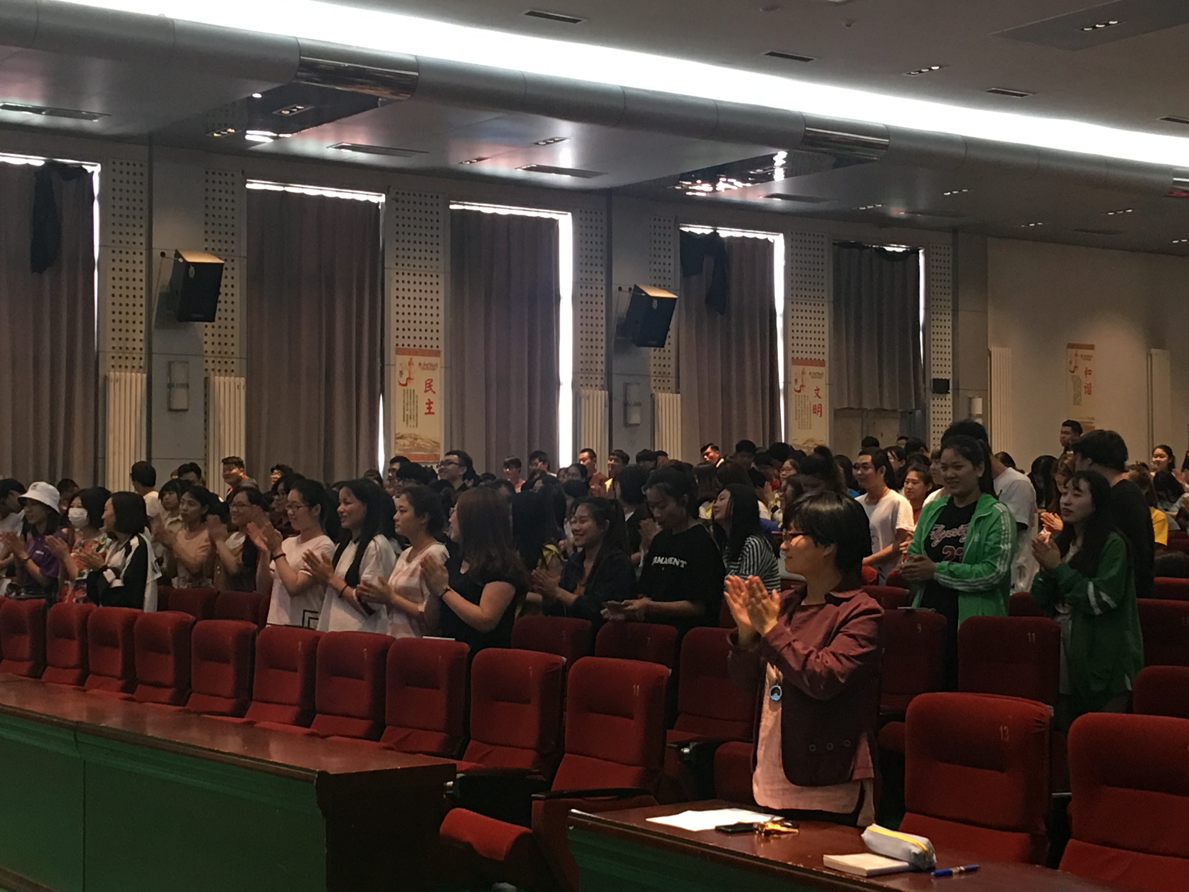 jk黑色丝袜美女被网站