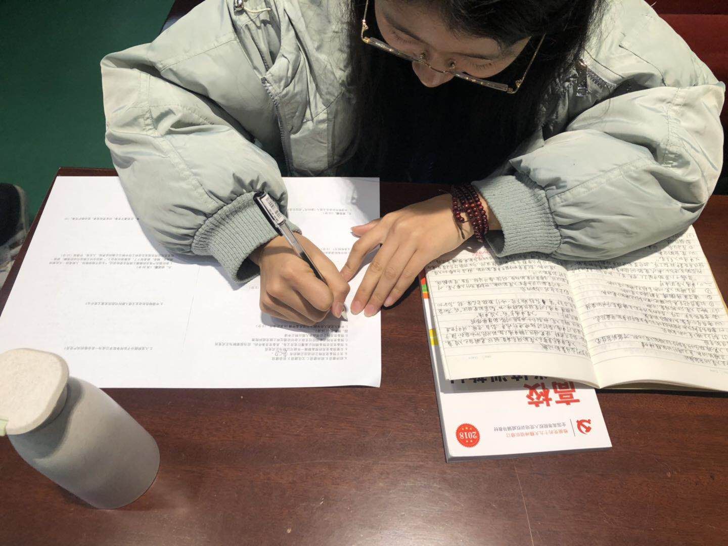 jk黑色丝袜美女被网站