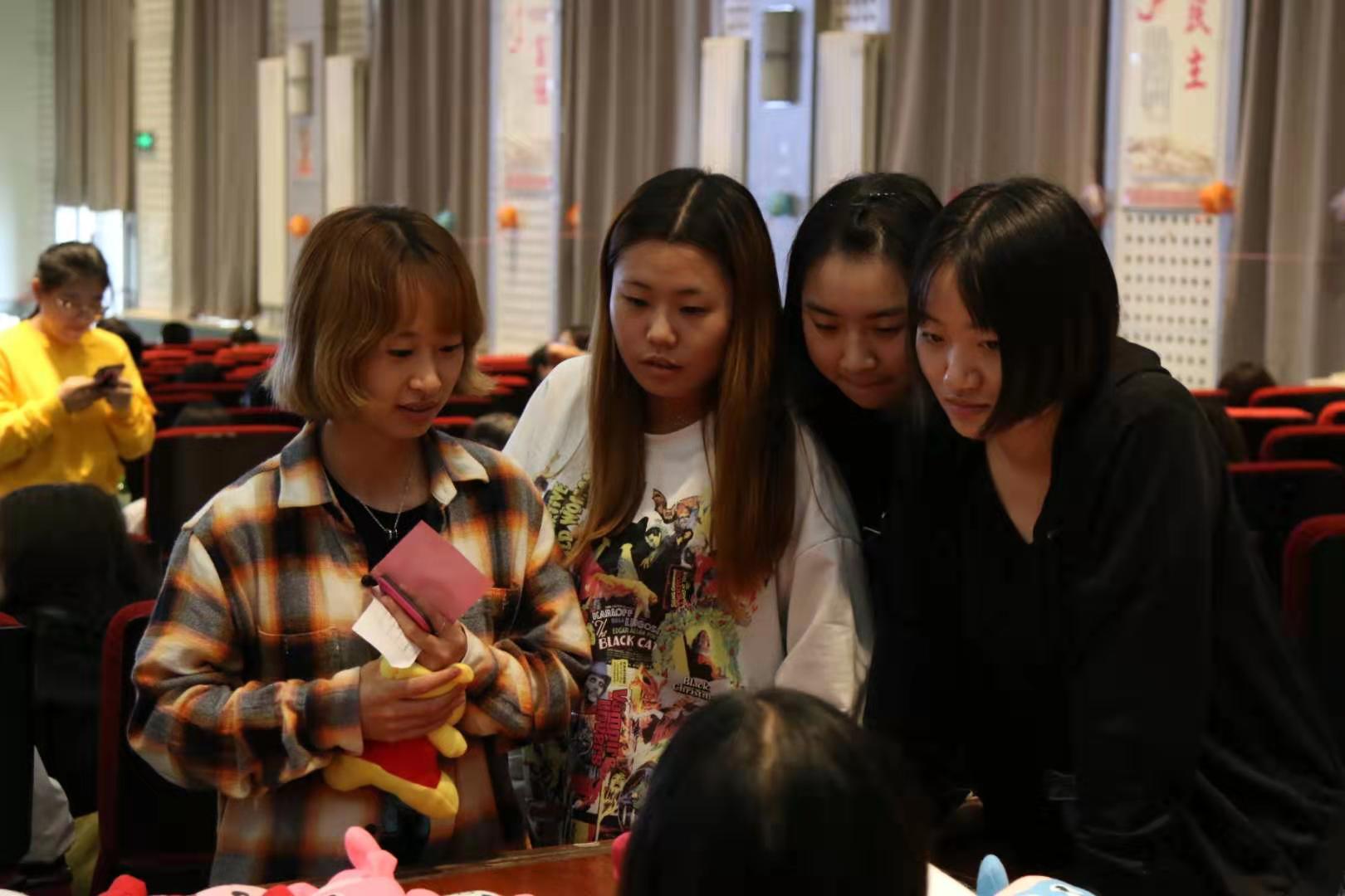 jk黑色丝袜美女被网站