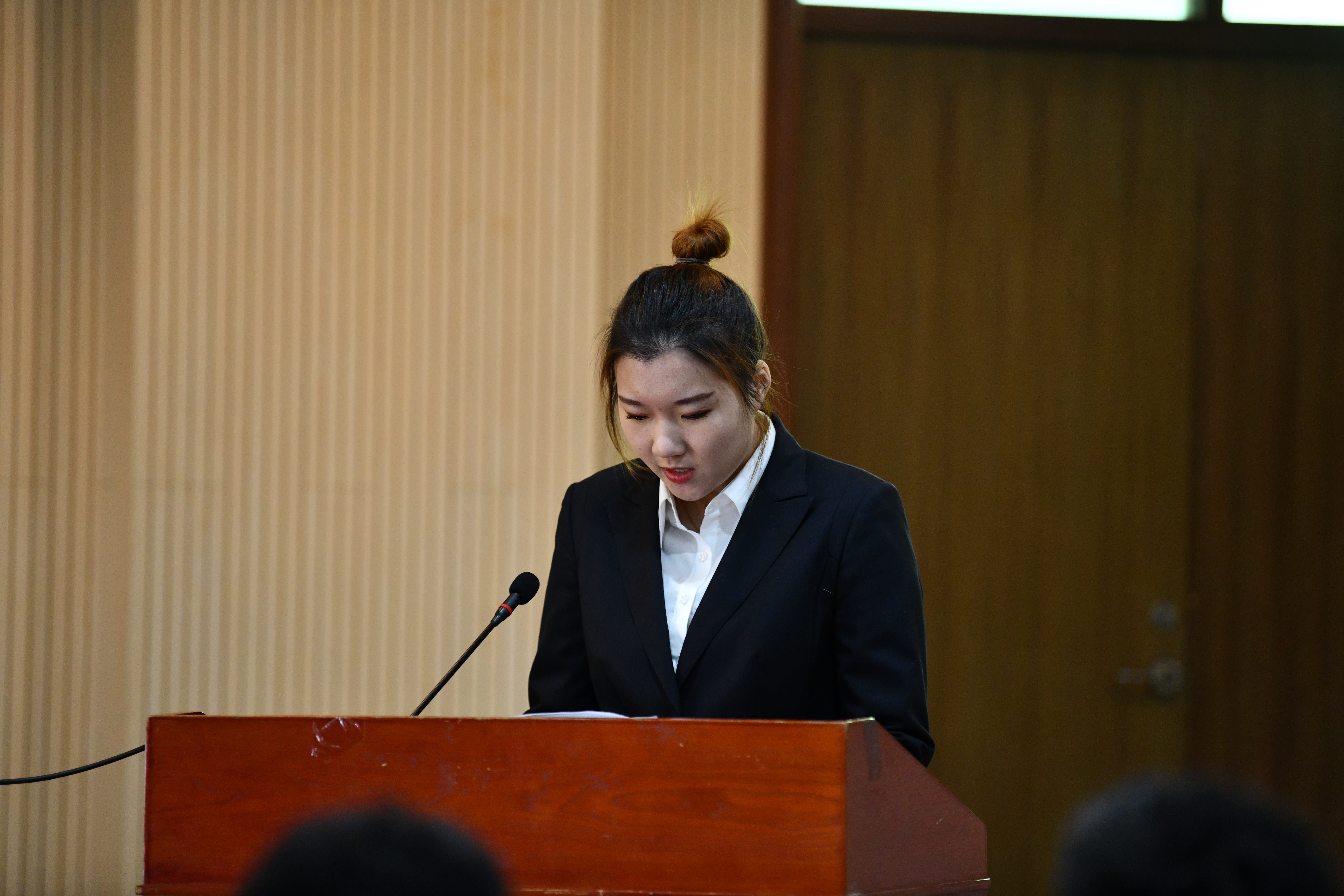 jk黑色丝袜美女被网站