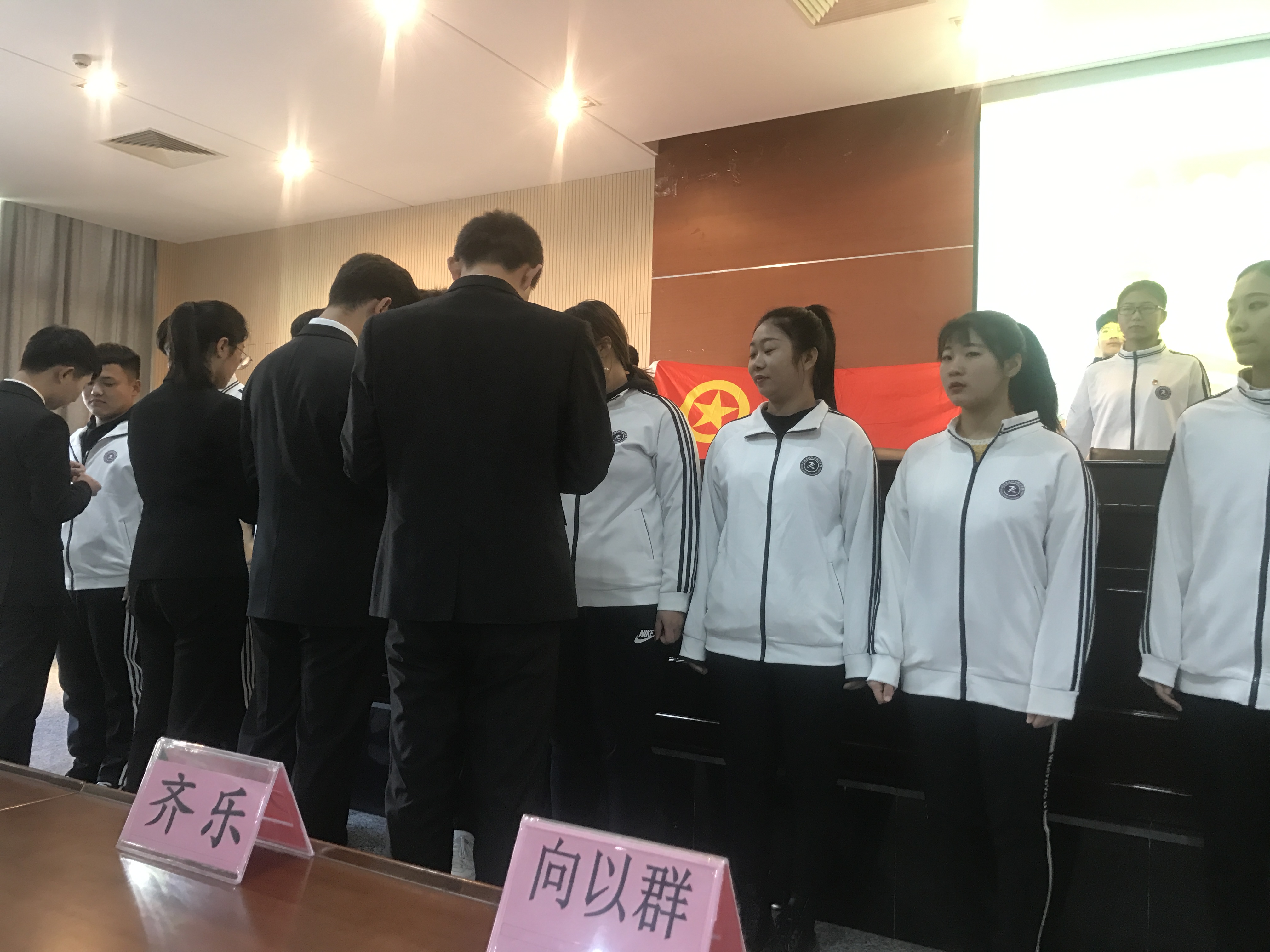jk黑色丝袜美女被网站