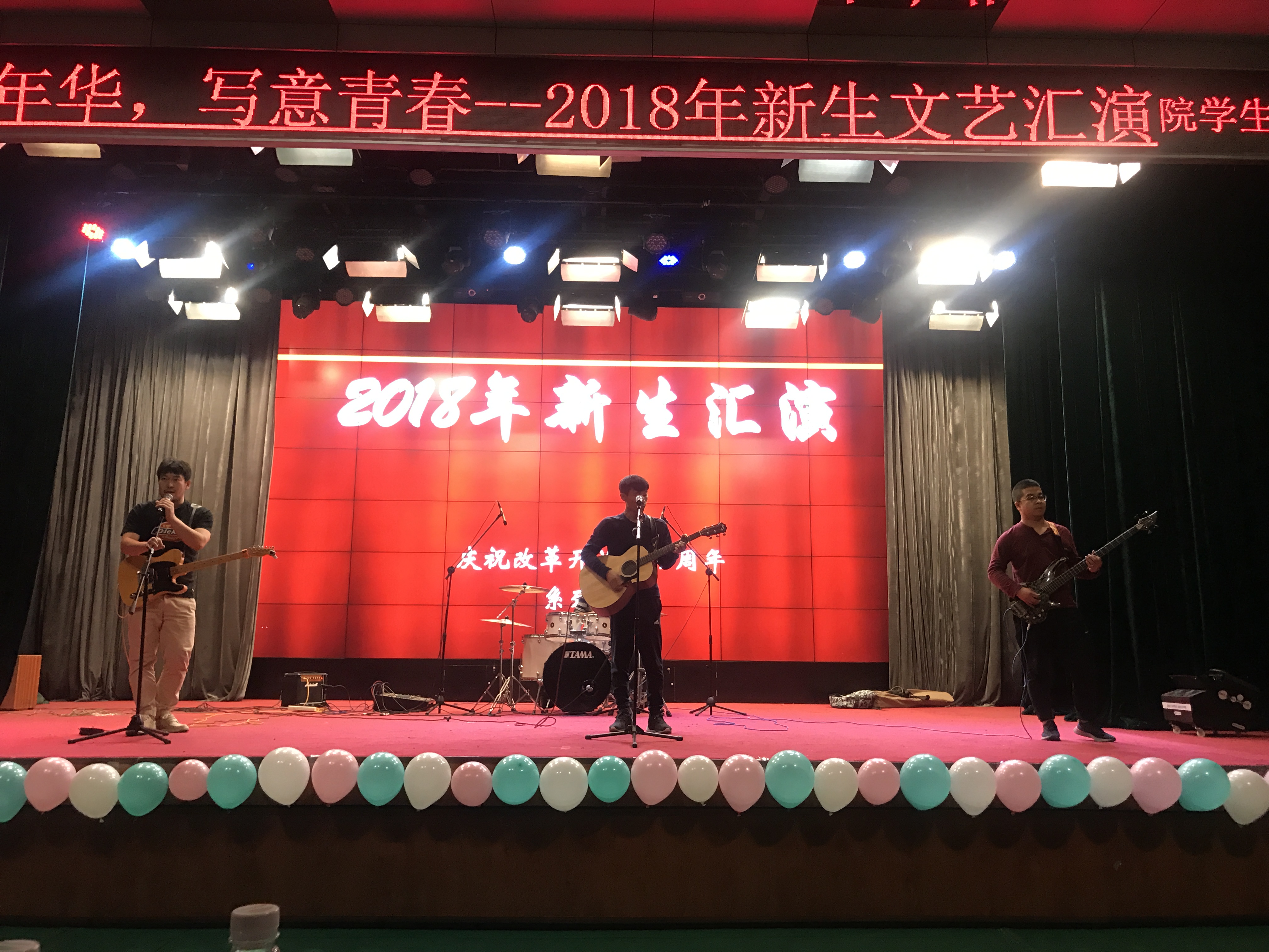 jk黑色丝袜美女被网站