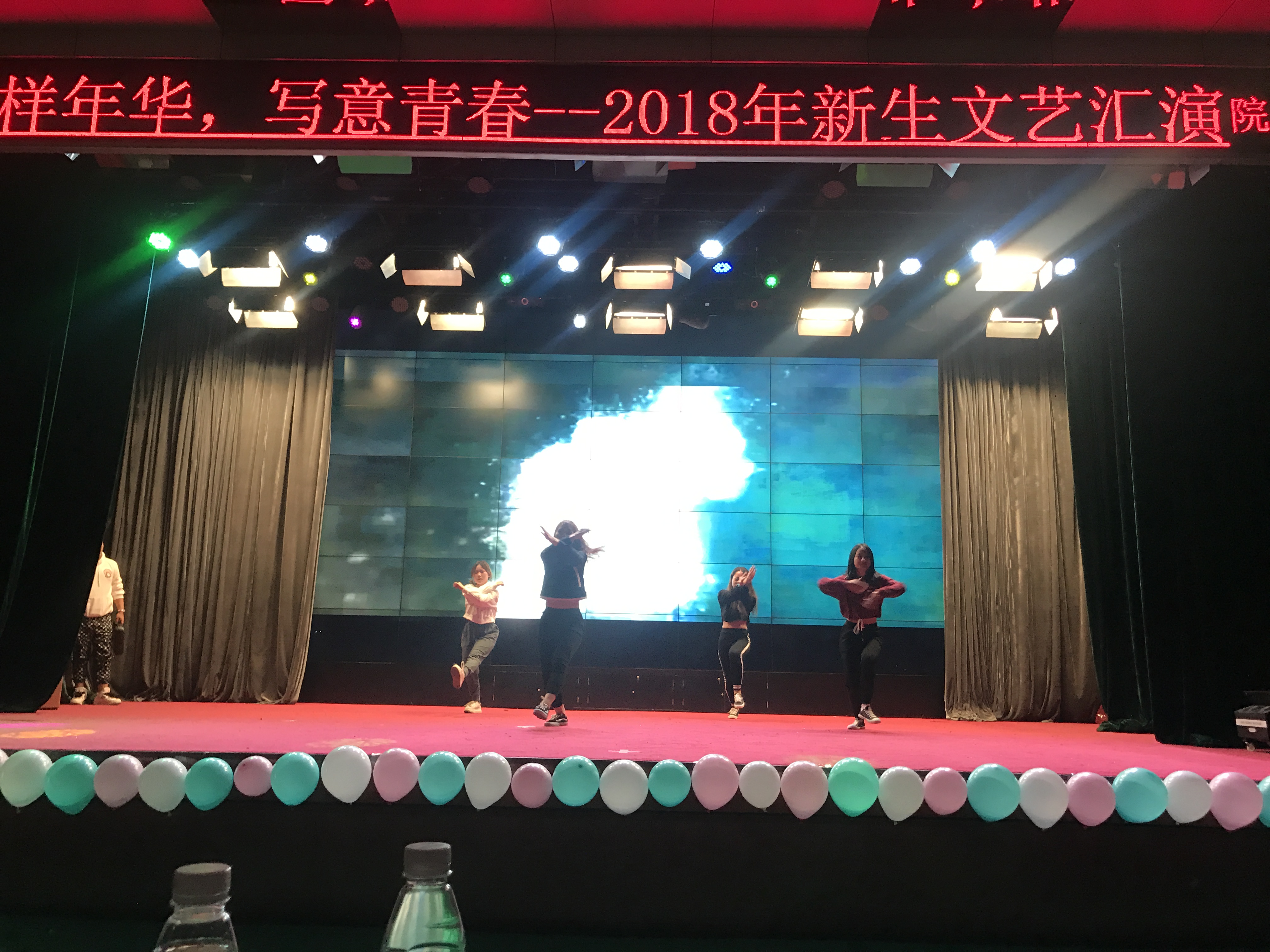 jk黑色丝袜美女被网站
