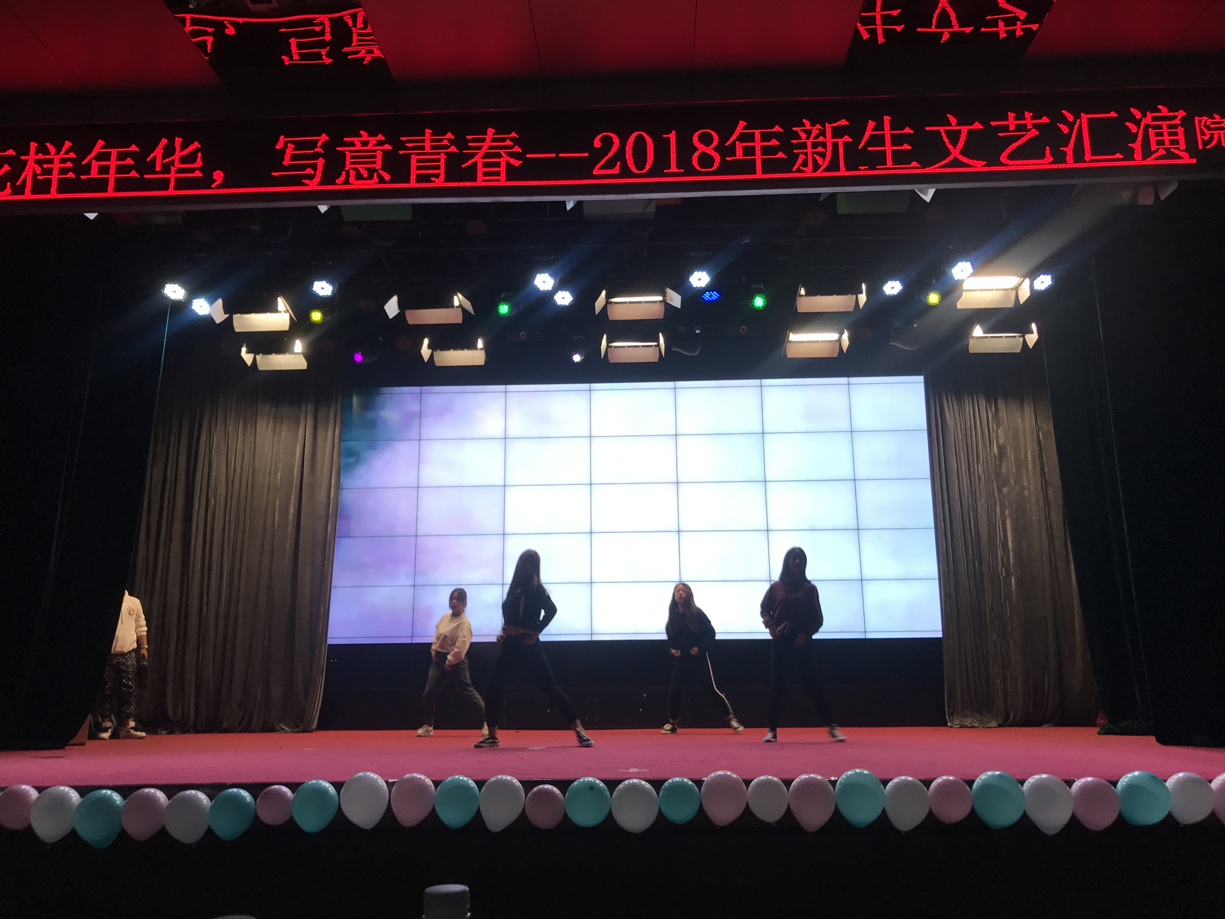 jk黑色丝袜美女被网站
