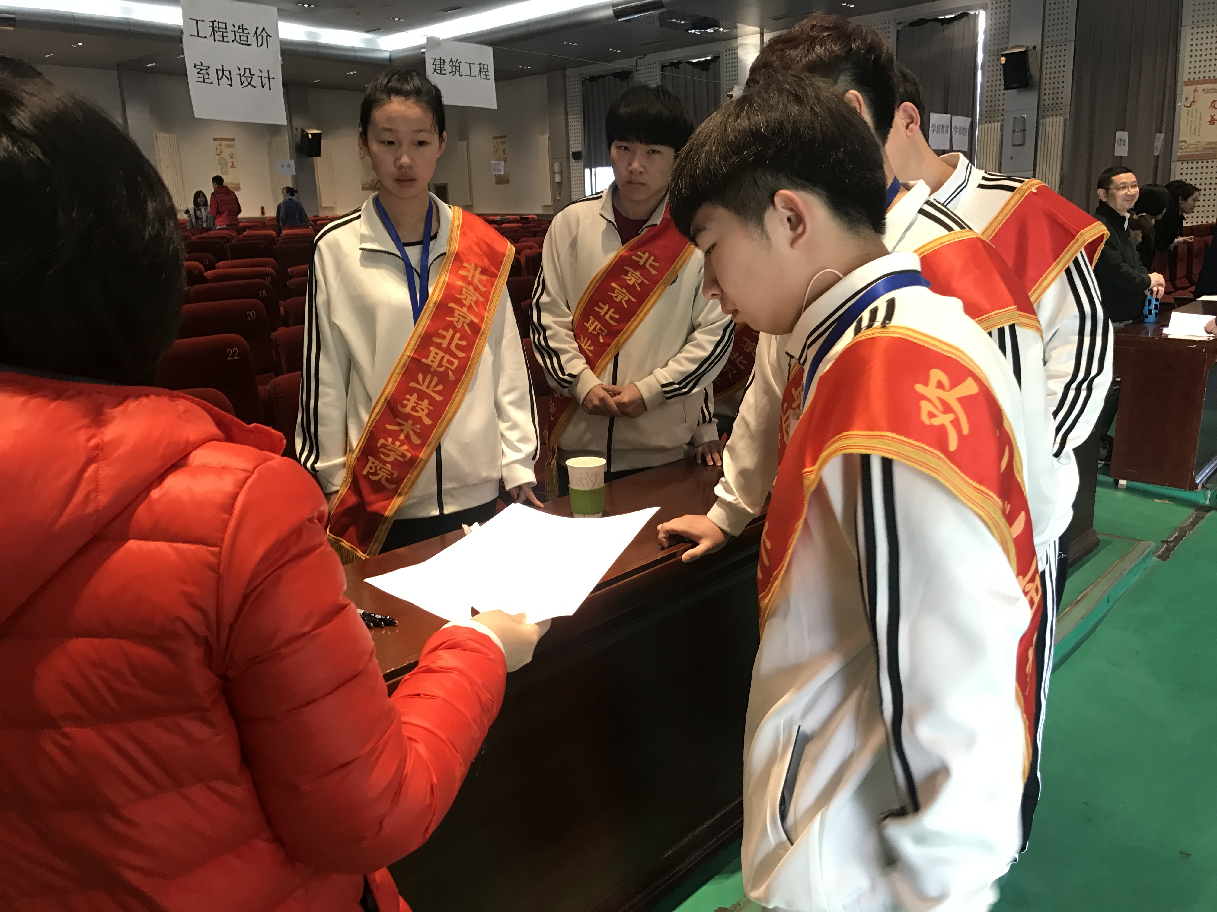 jk黑色丝袜美女被网站