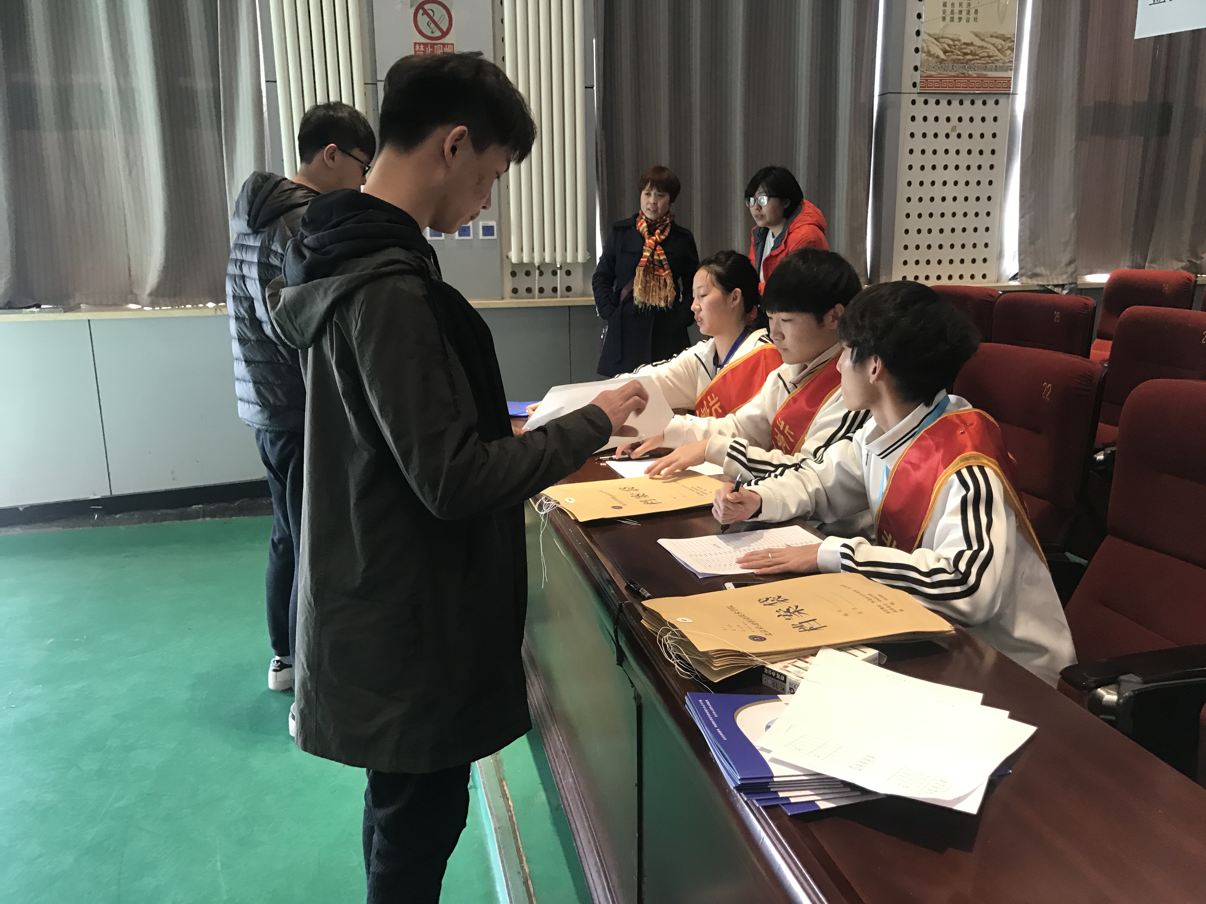 jk黑色丝袜美女被网站