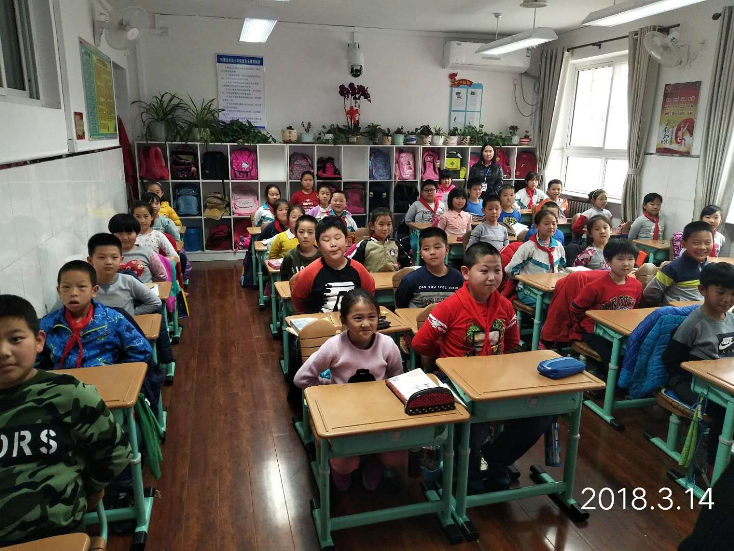 jk黑色丝袜美女被网站