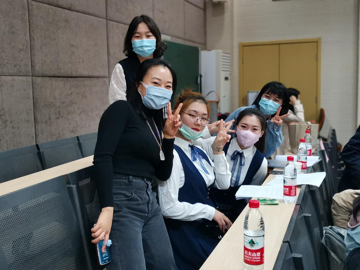 jk黑色丝袜美女被网站