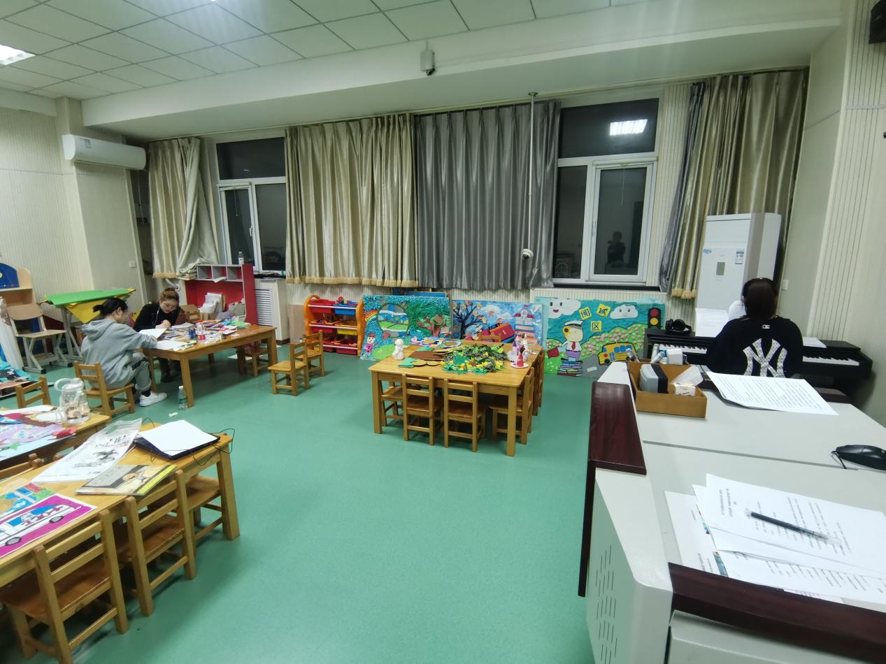 jk黑色丝袜美女被网站