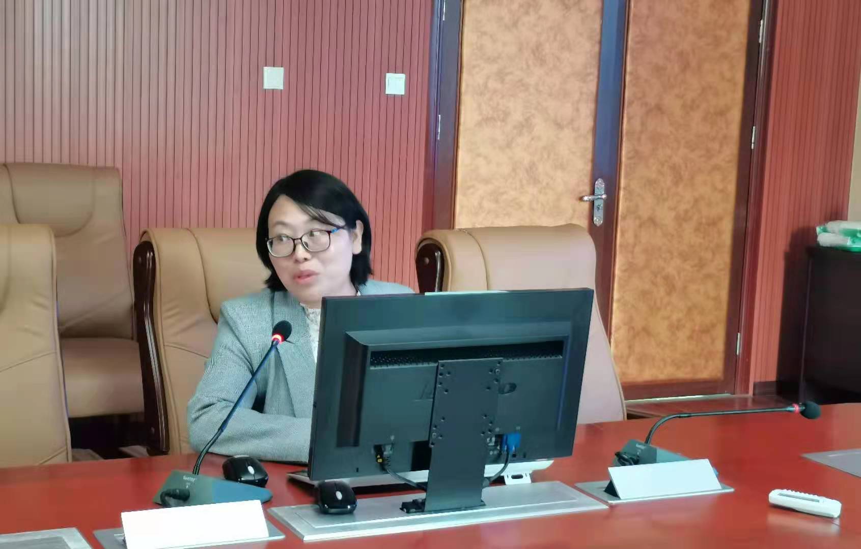 jk黑色丝袜美女被网站