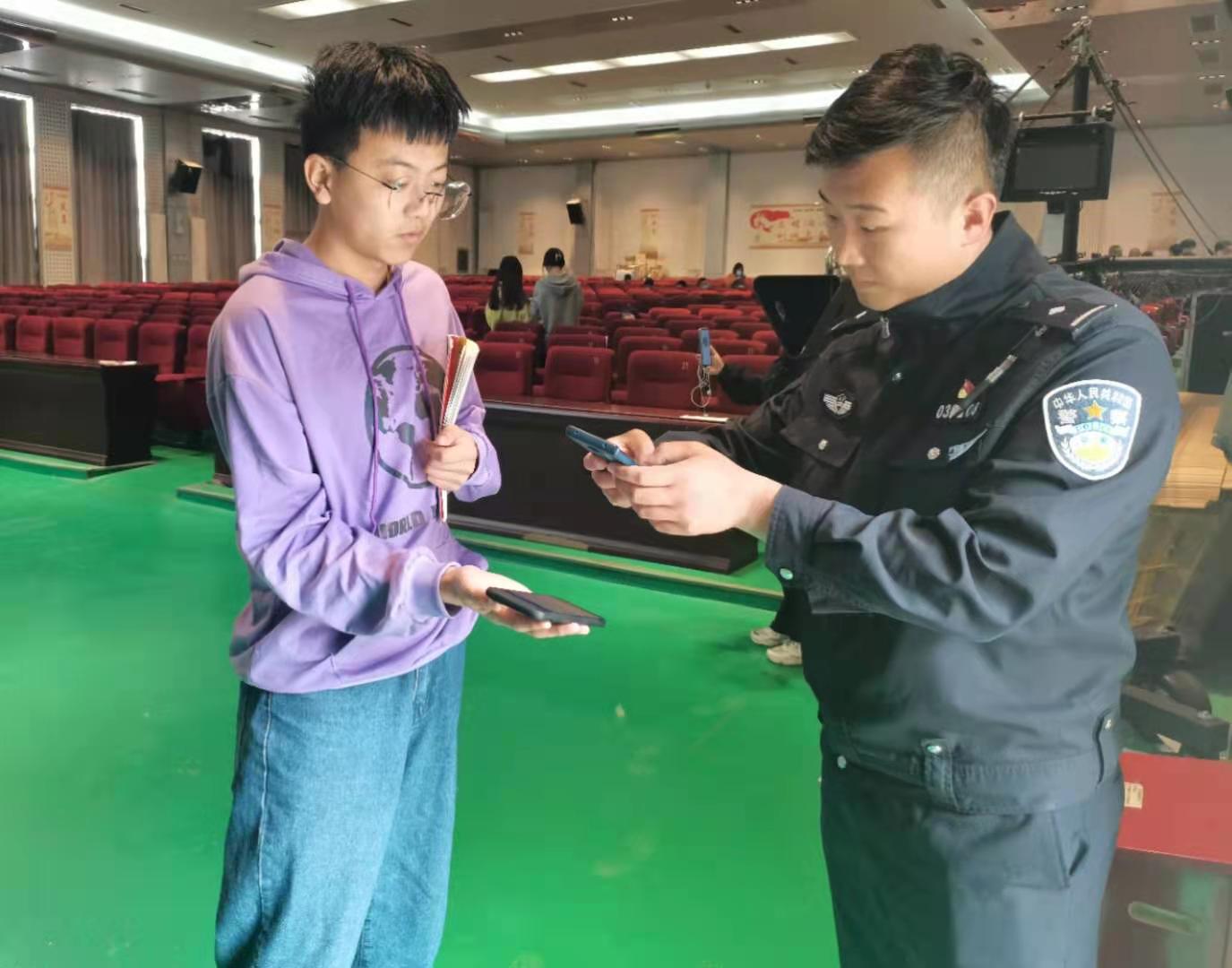 jk黑色丝袜美女被网站