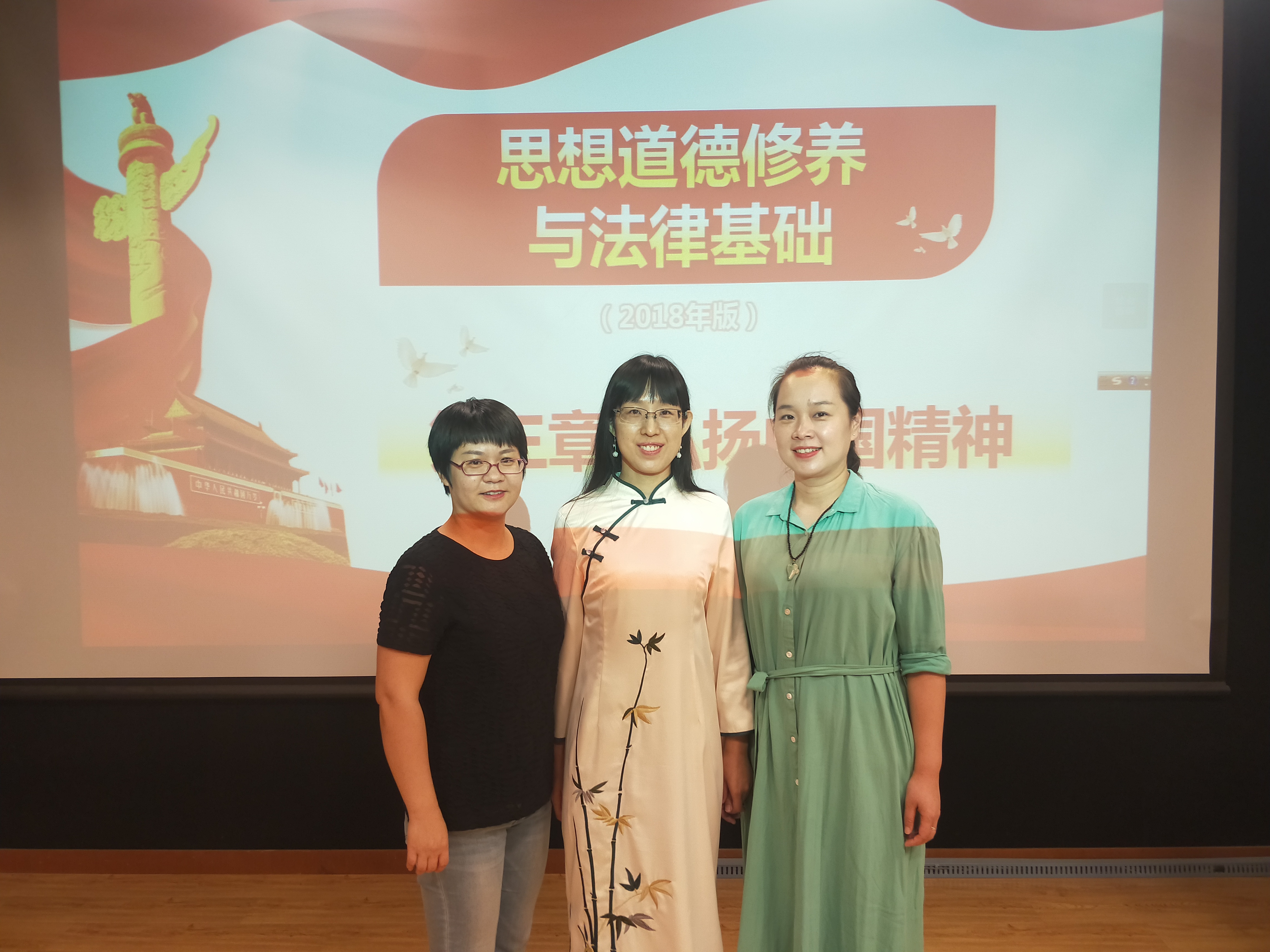 jk黑色丝袜美女被网站