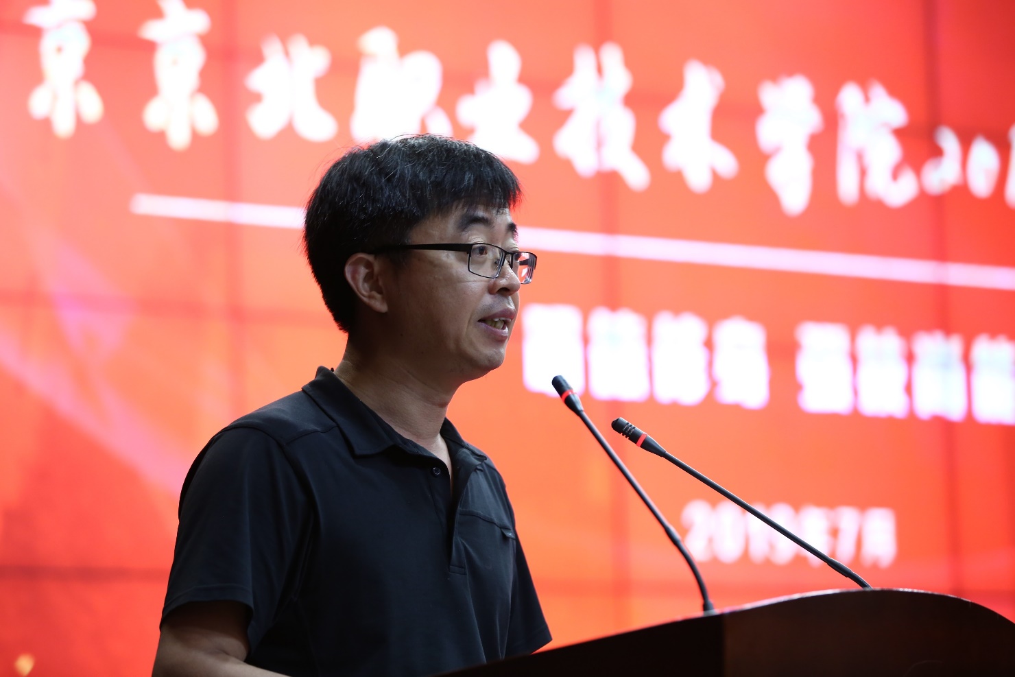 jk黑色丝袜美女被网站
