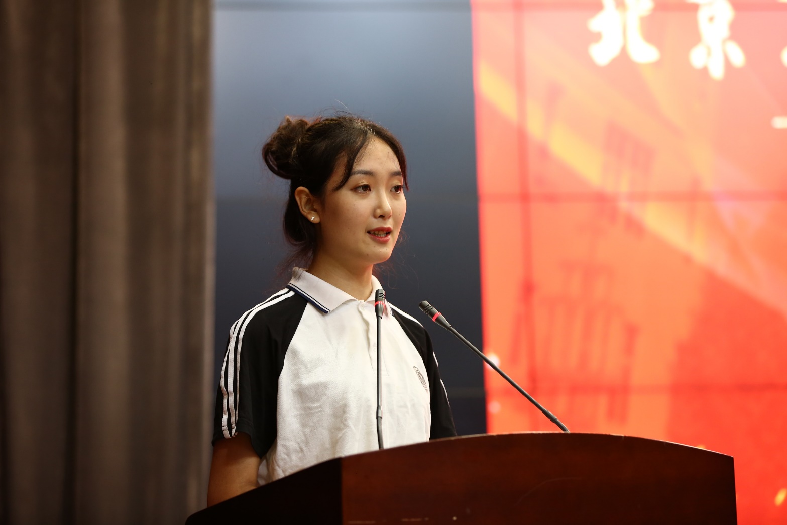 jk黑色丝袜美女被网站