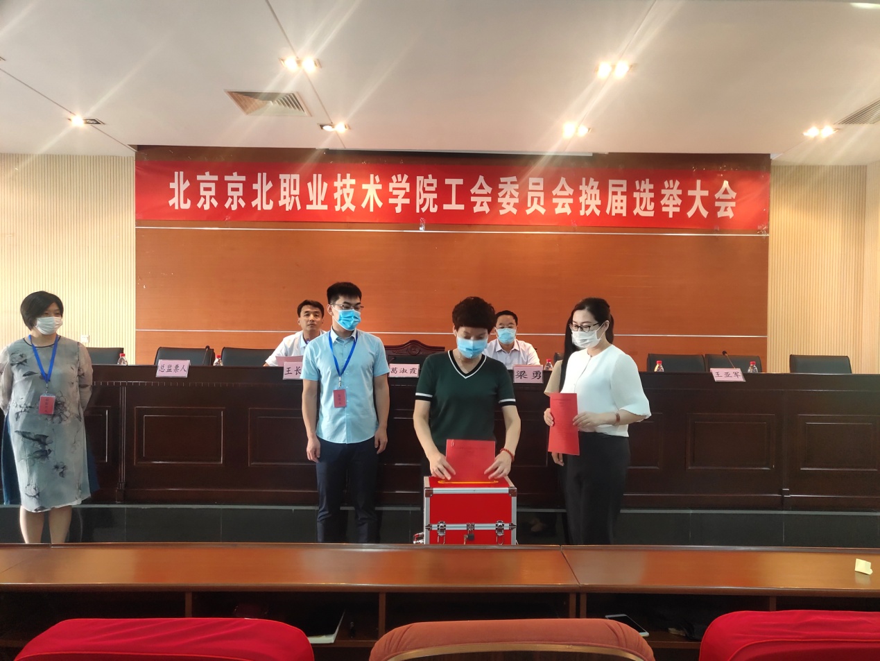 jk黑色丝袜美女被网站