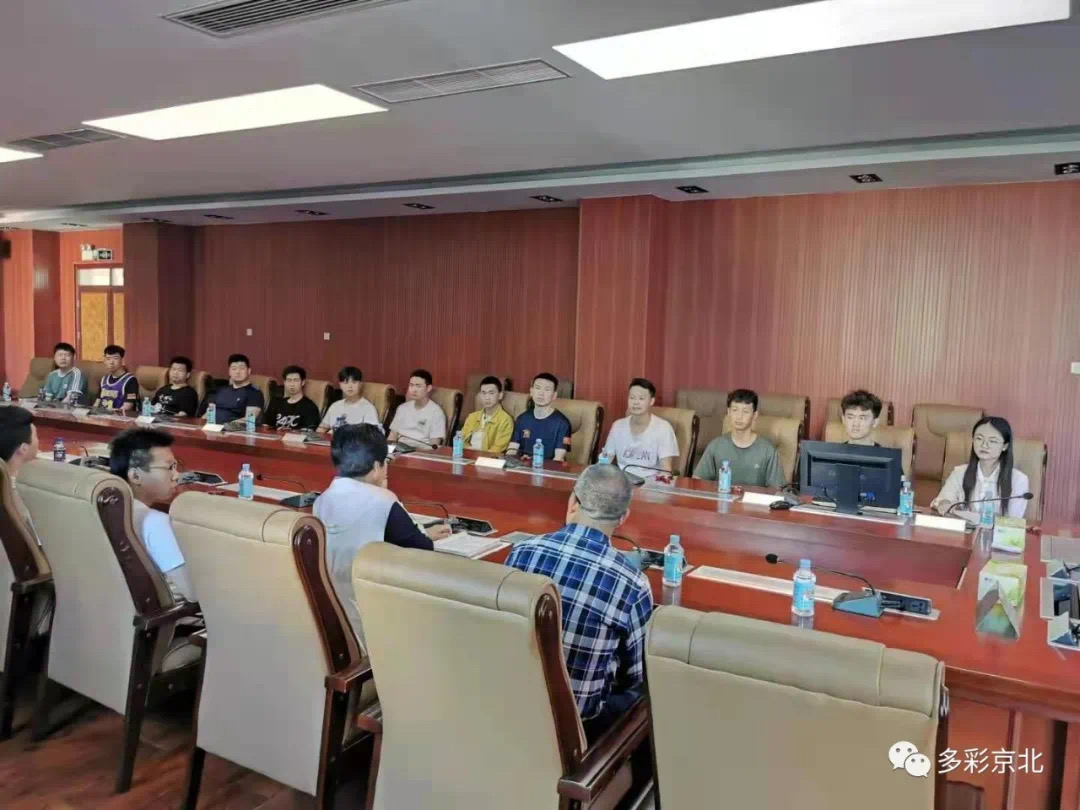 jk黑色丝袜美女被网站