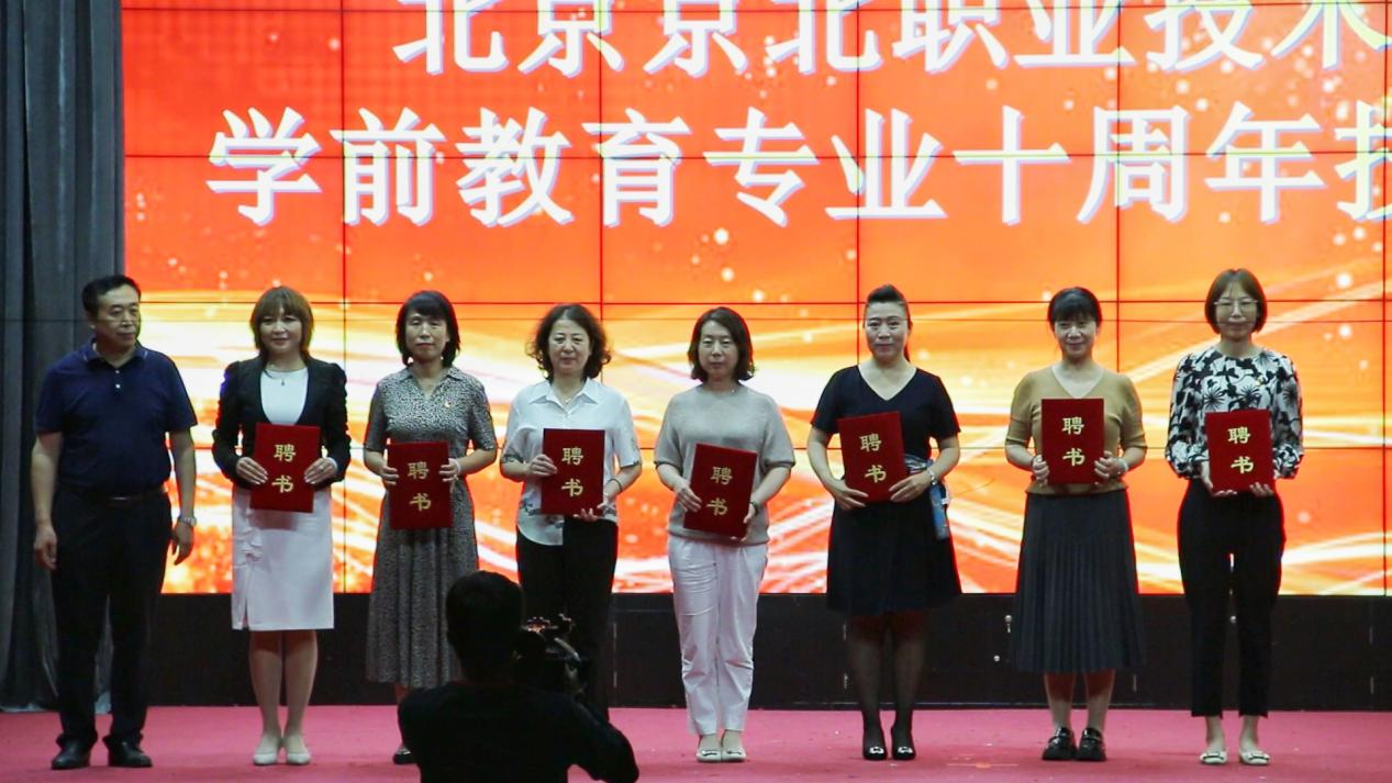 jk黑色丝袜美女被网站