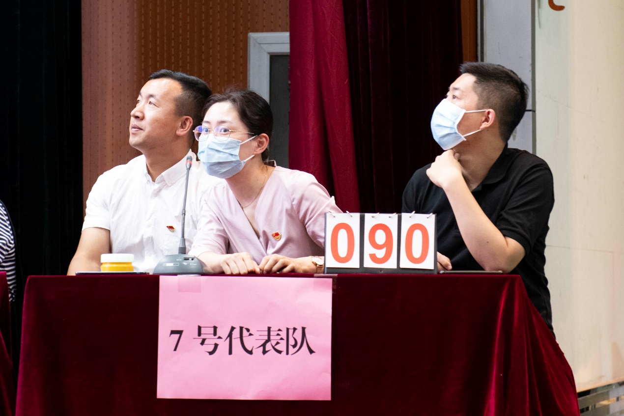 jk黑色丝袜美女被网站