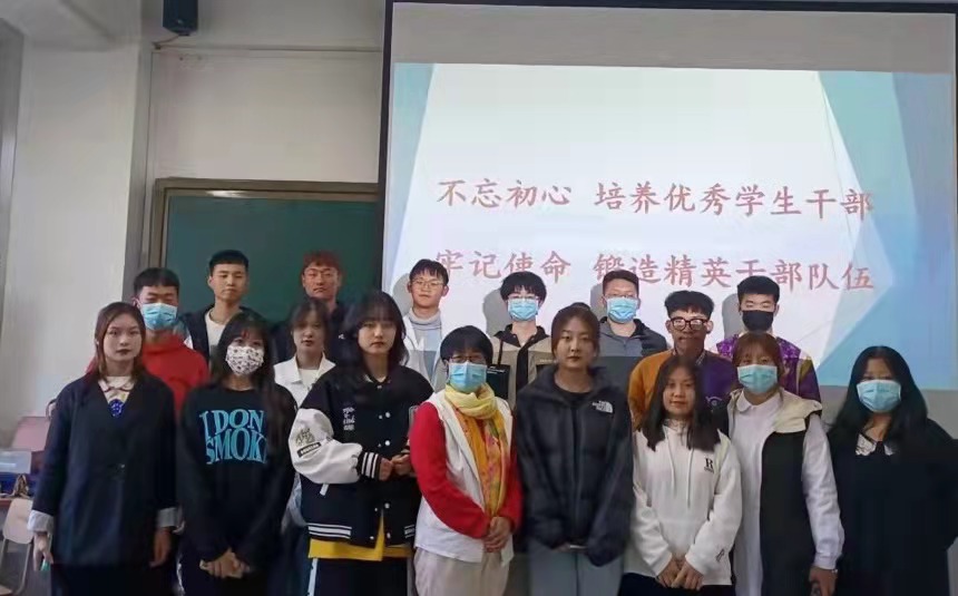 jk黑色丝袜美女被网站