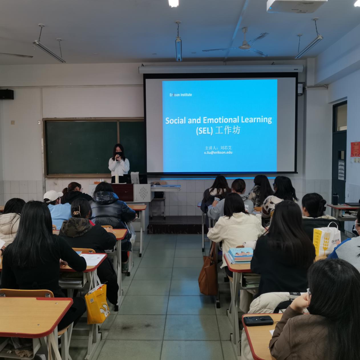 jk黑色丝袜美女被网站