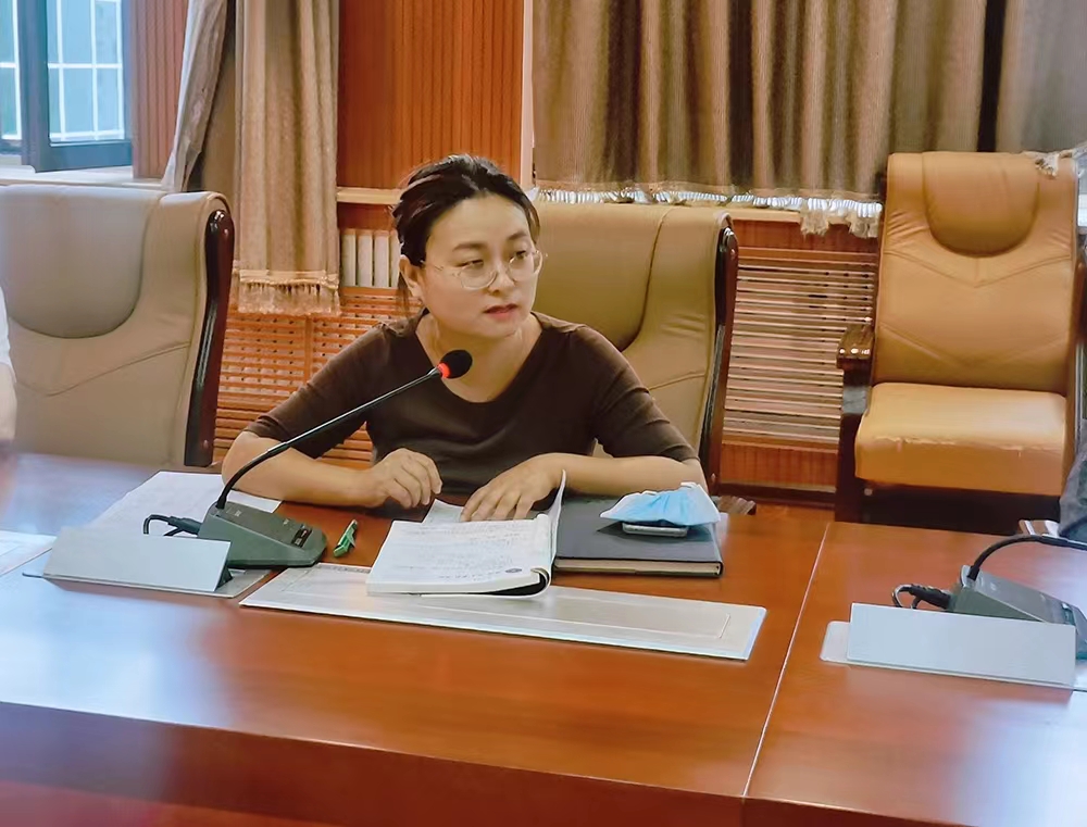 jk黑色丝袜美女被网站