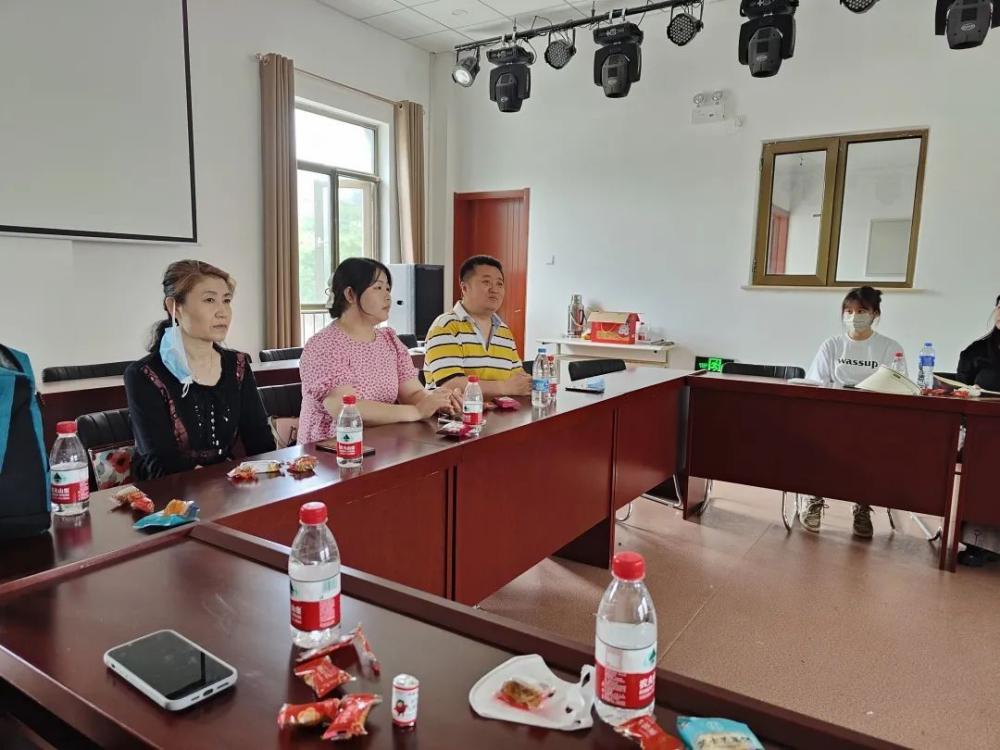 jk黑色丝袜美女被网站