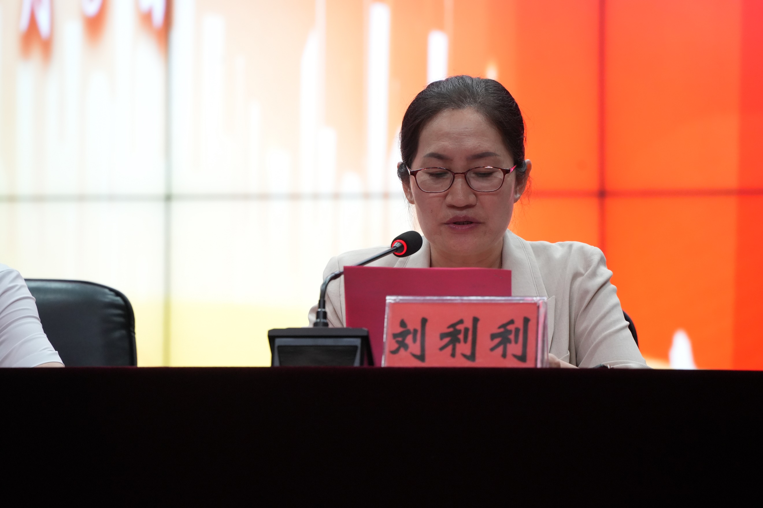 jk黑色丝袜美女被网站
