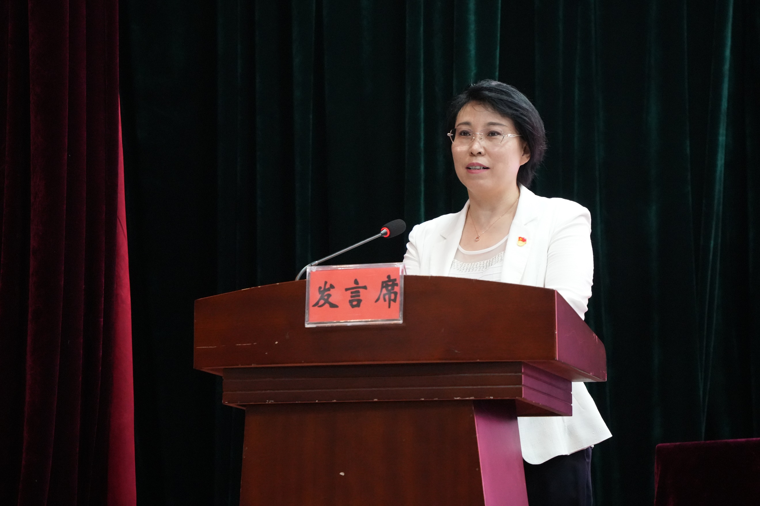 jk黑色丝袜美女被网站