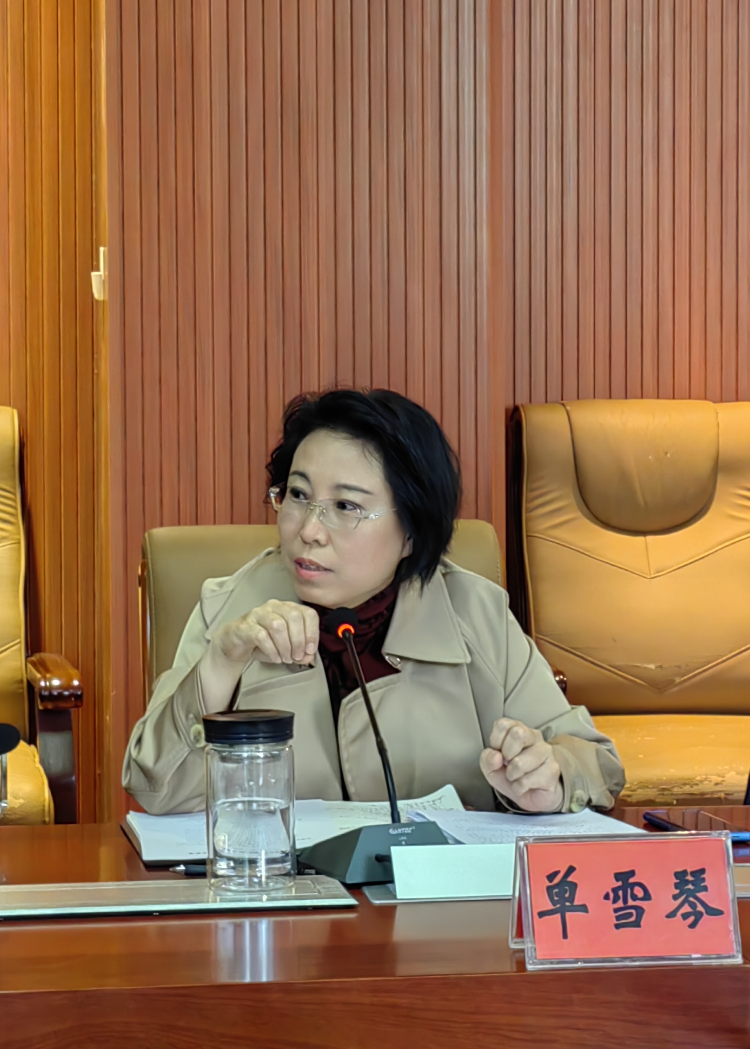 jk黑色丝袜美女被网站