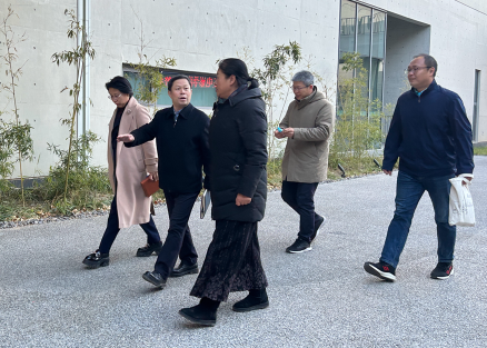 jk黑色丝袜美女被网站