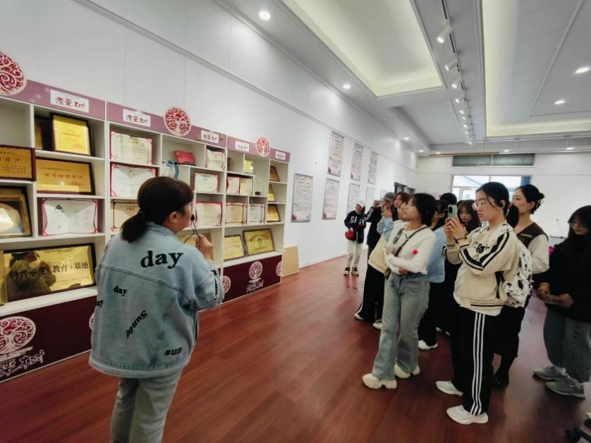jk黑色丝袜美女被网站