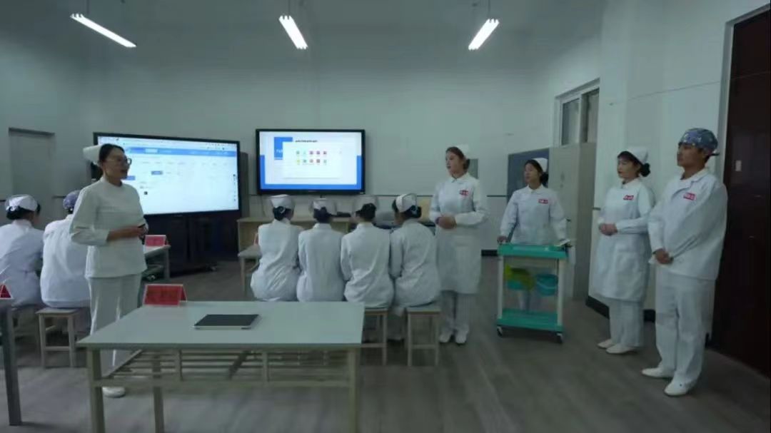 jk黑色丝袜美女被网站