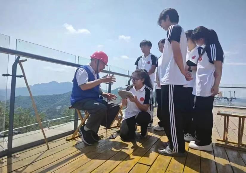 jk黑色丝袜美女被网站