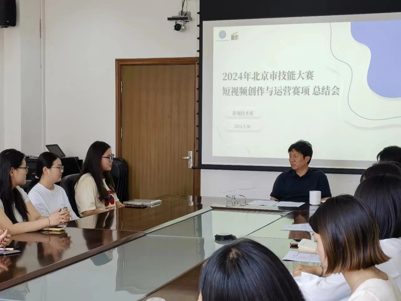 jk黑色丝袜美女被网站