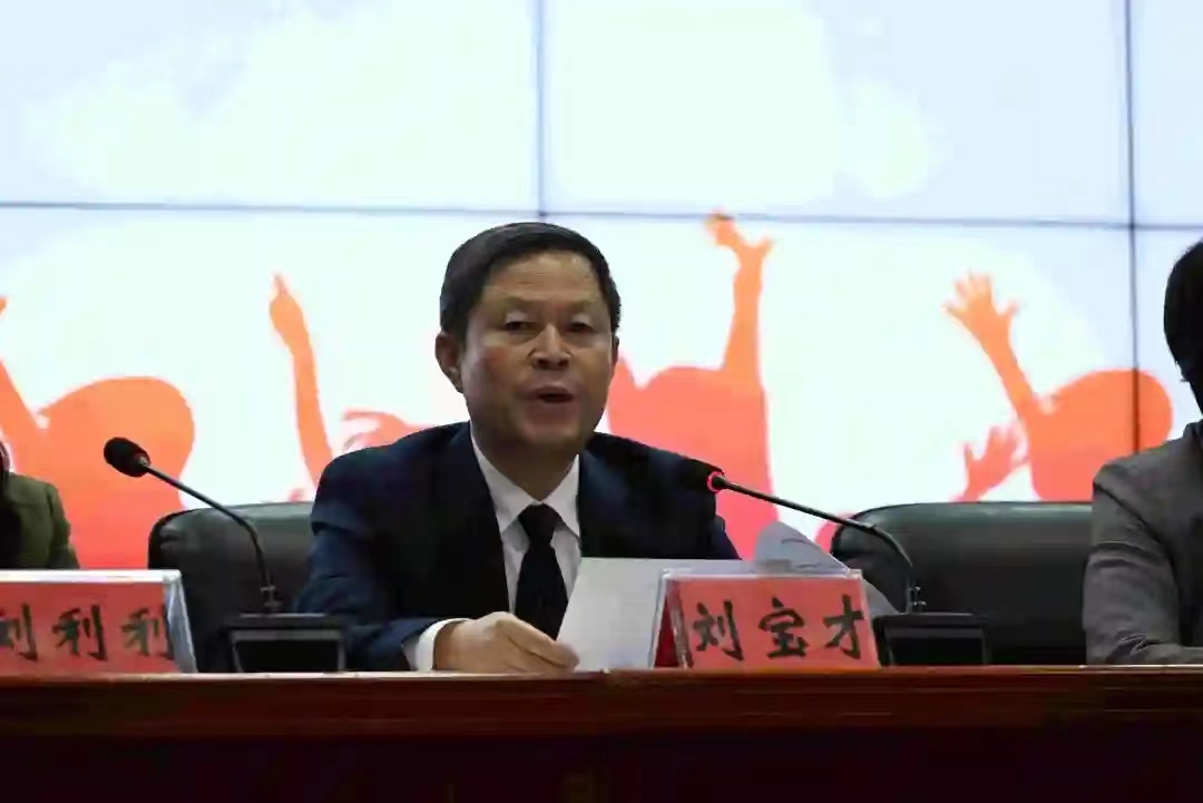 jk黑色丝袜美女被网站
