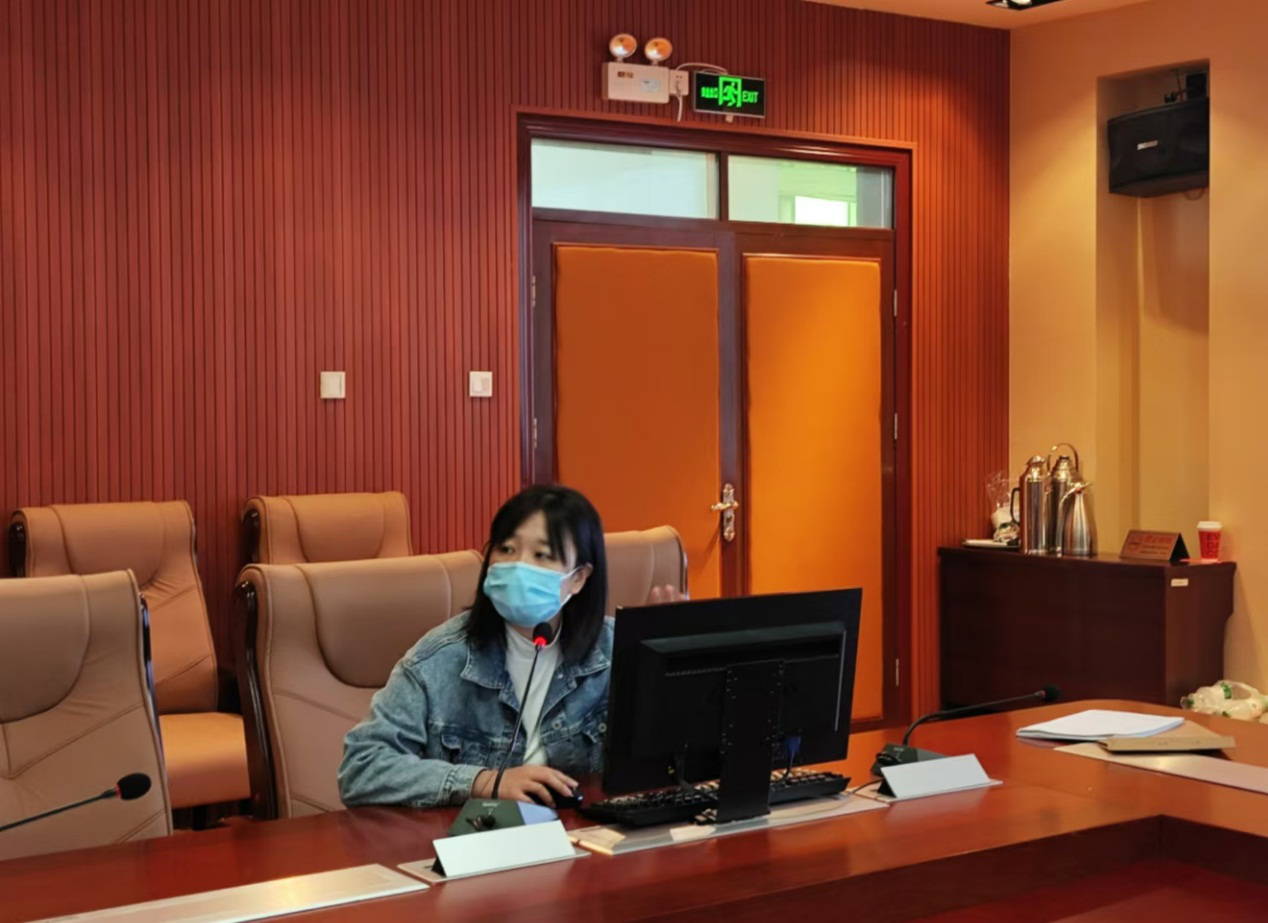 jk黑色丝袜美女被网站