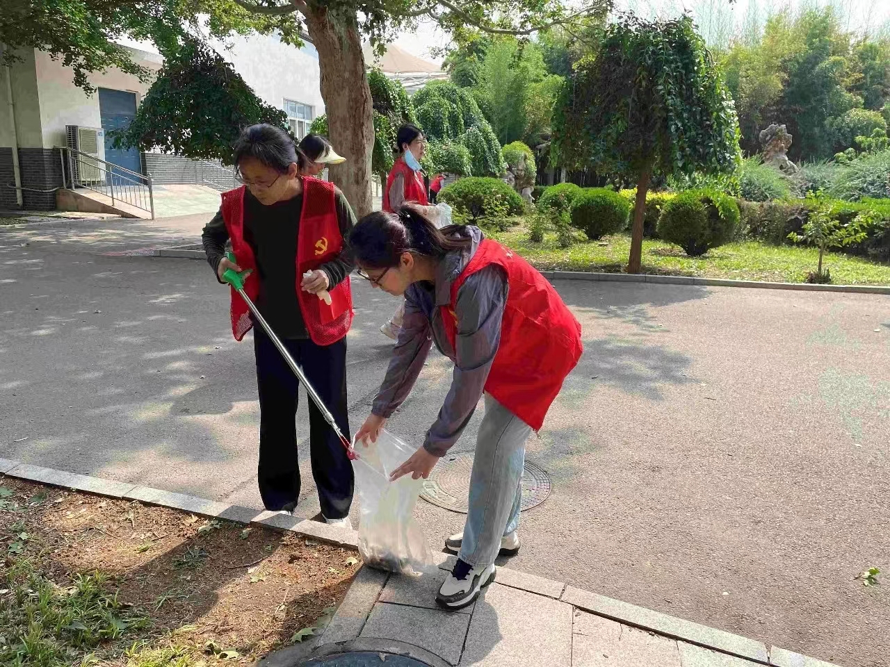 jk黑色丝袜美女被网站