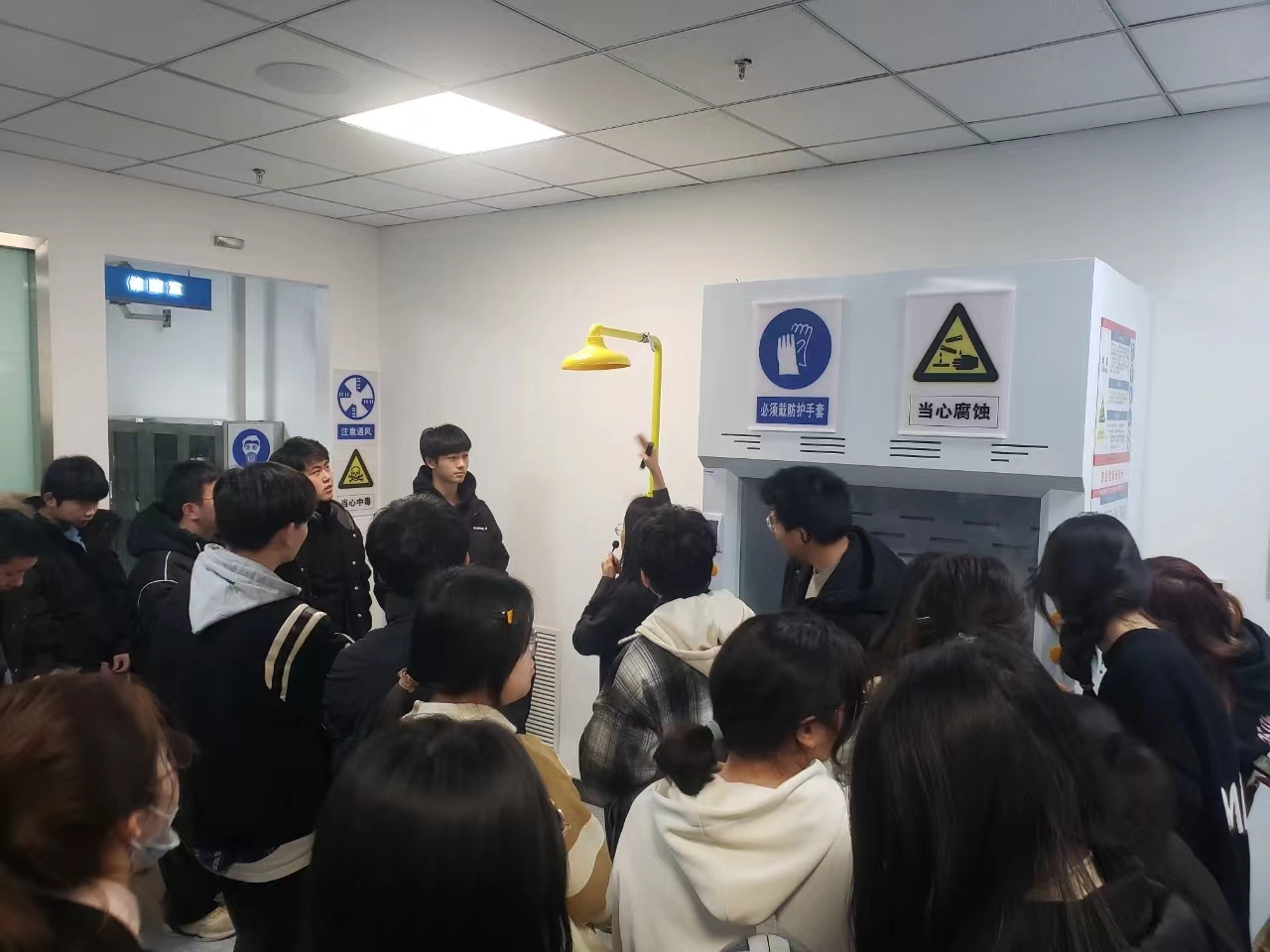 jk黑色丝袜美女被网站