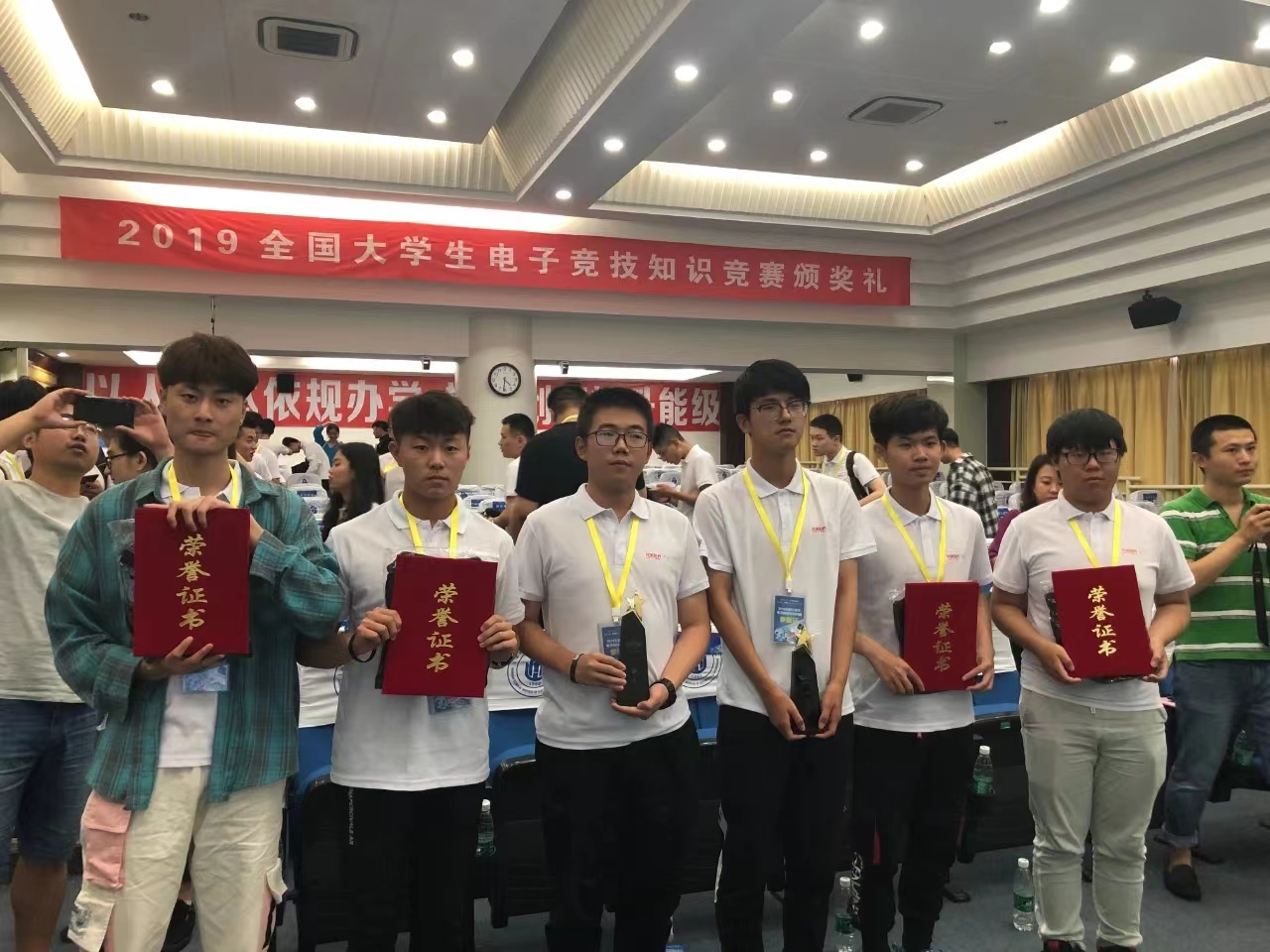 jk黑色丝袜美女被网站