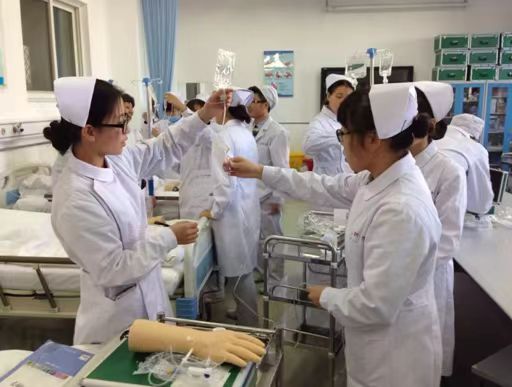 jk黑色丝袜美女被网站