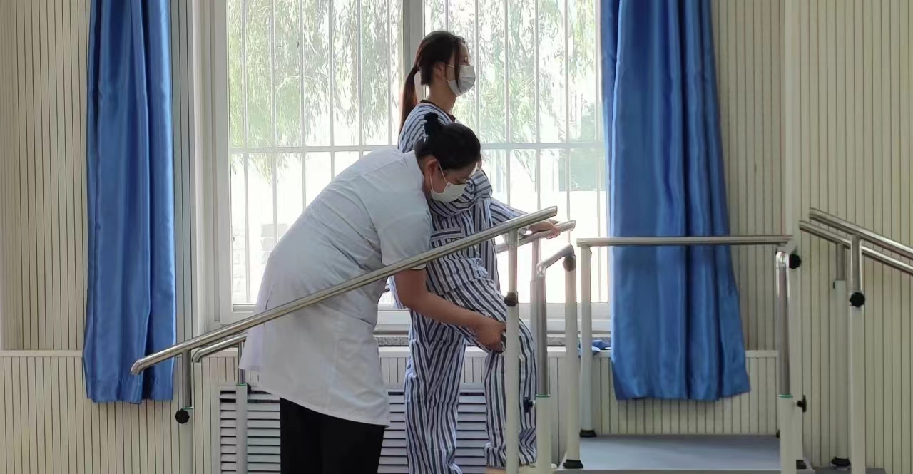 jk黑色丝袜美女被网站
