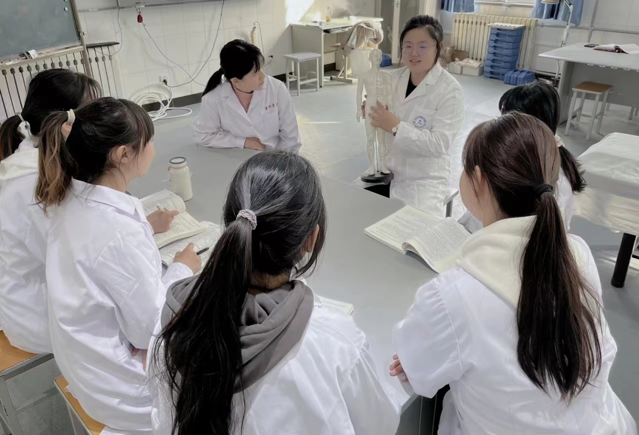 jk黑色丝袜美女被网站
