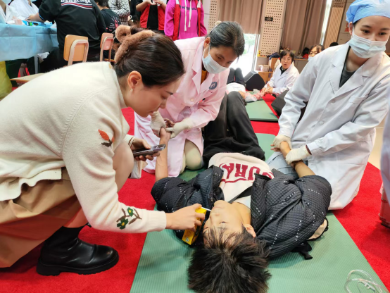 jk黑色丝袜美女被网站