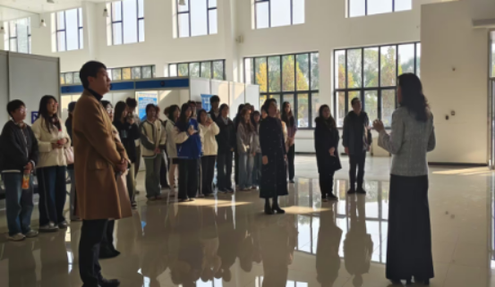 jk黑色丝袜美女被网站