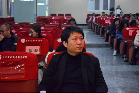 jk黑色丝袜美女被网站