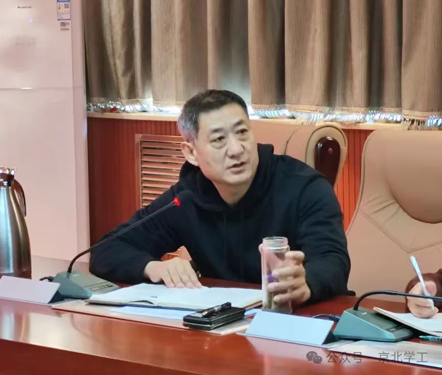 jk黑色丝袜美女被网站