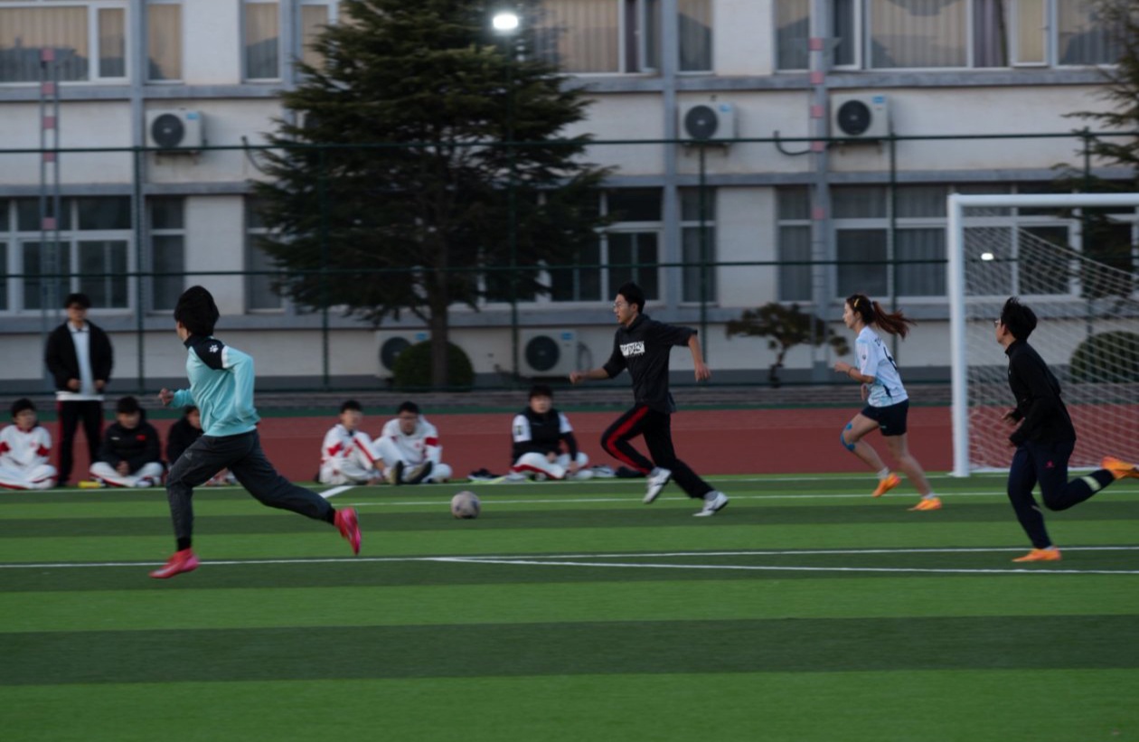 jk黑色丝袜美女被网站