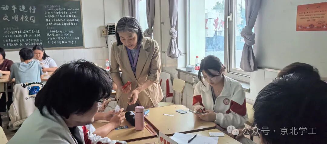 jk黑色丝袜美女被网站