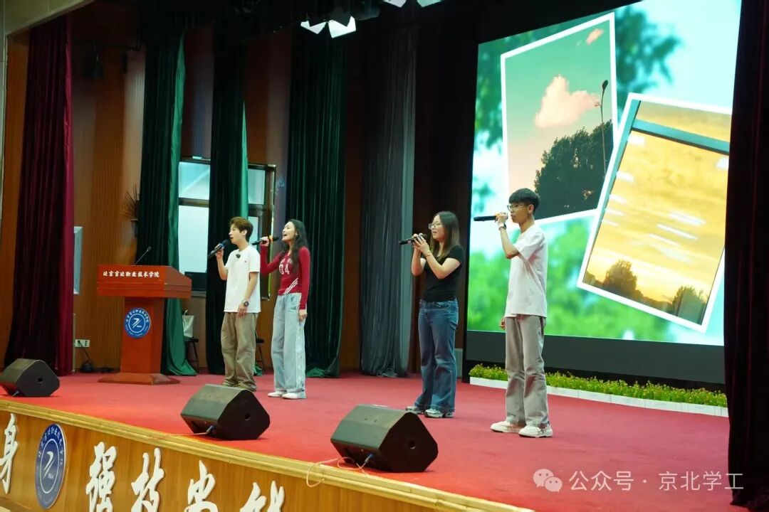 jk黑色丝袜美女被网站