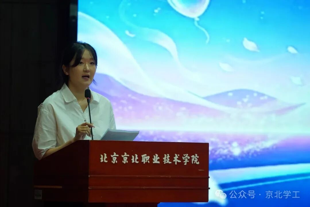 jk黑色丝袜美女被网站